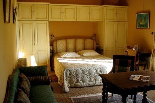 Chateau Belles Graves Acomodação com café da manhã Pomérols Quarto foto