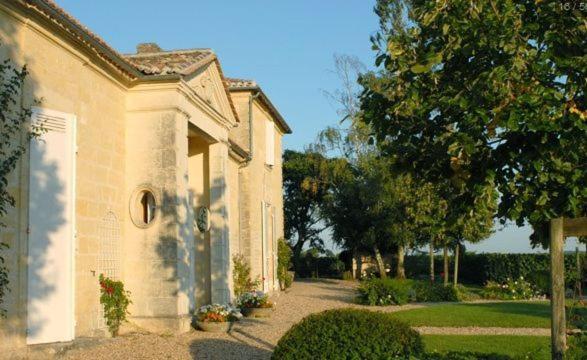 Chateau Belles Graves Acomodação com café da manhã Pomérols Exterior foto