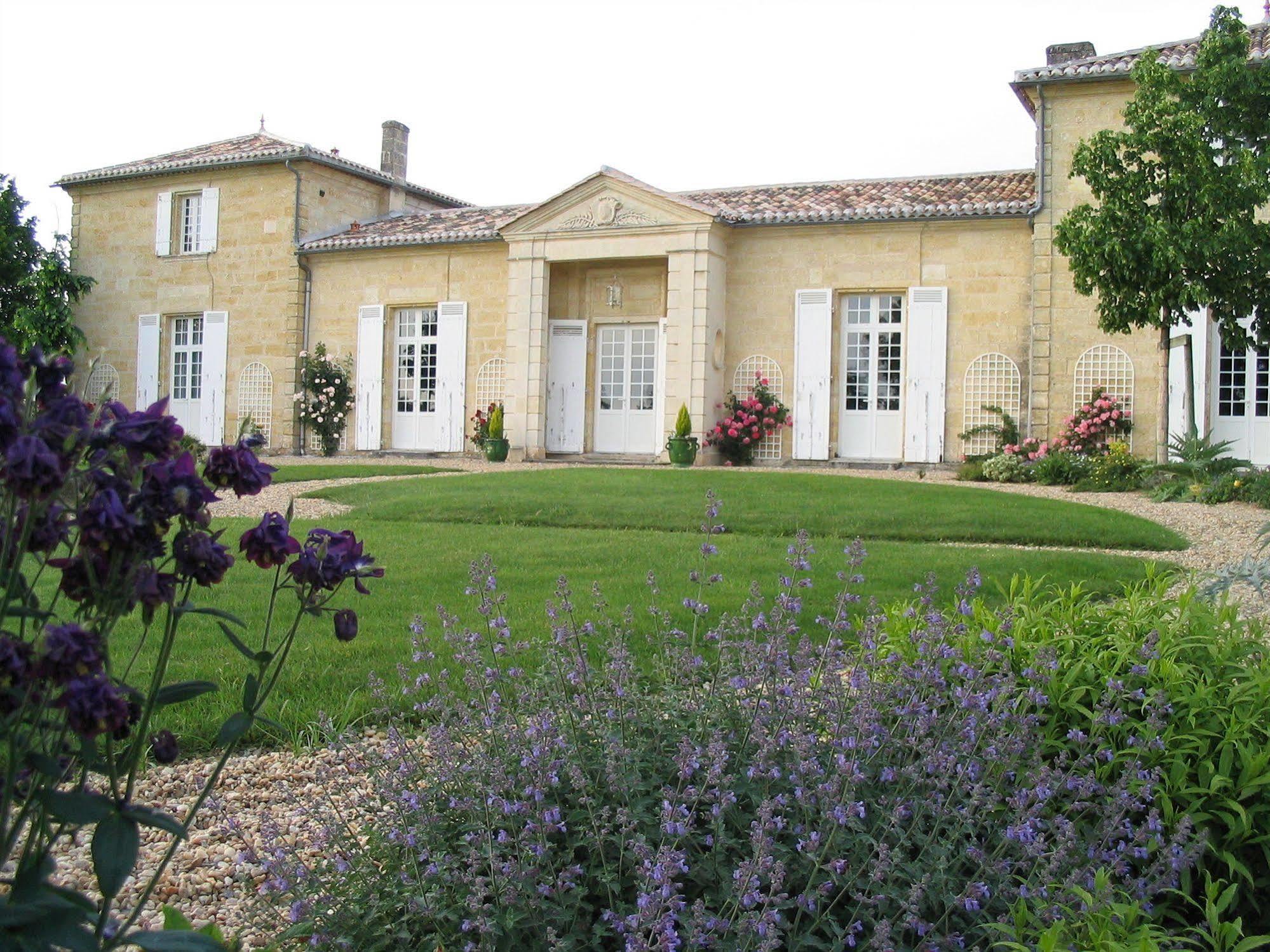 Chateau Belles Graves Acomodação com café da manhã Pomérols Exterior foto