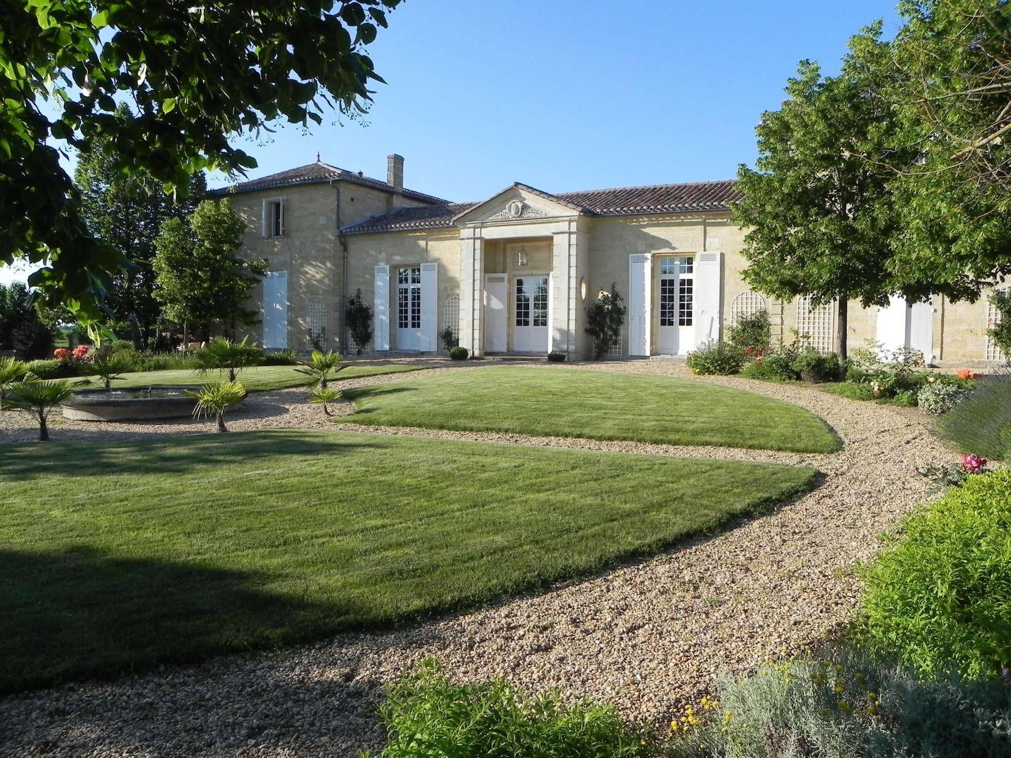 Chateau Belles Graves Acomodação com café da manhã Pomérols Exterior foto